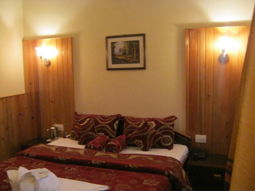 The Sikkim Regency Hotel Gangtok Room photo